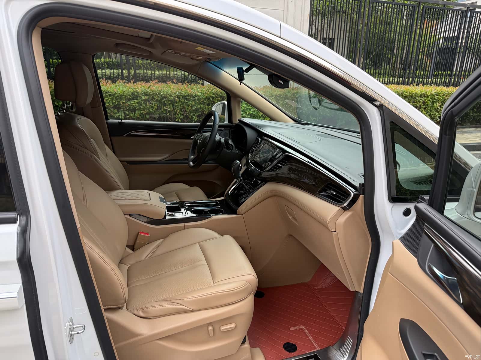Buick GL8, 2020 10