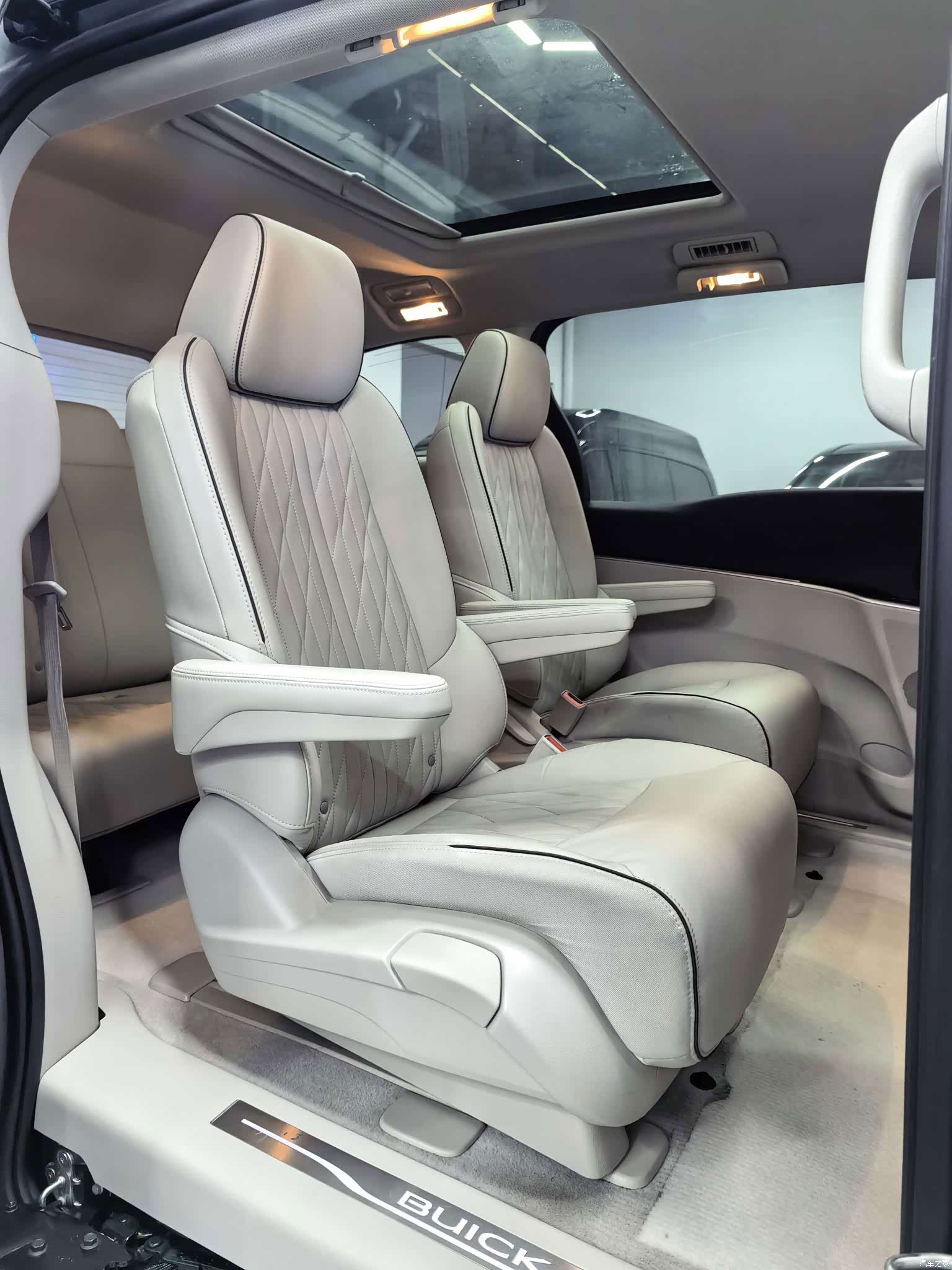Buick GL8, 2022 9