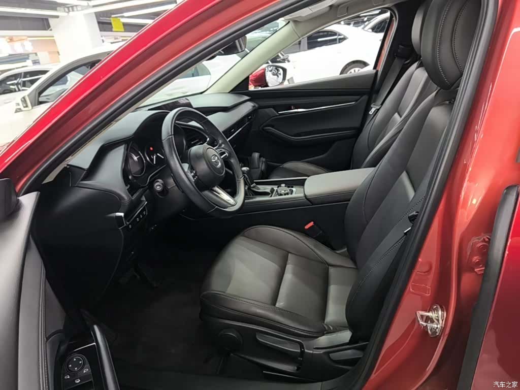 Mazda Mazda3, 2023 15