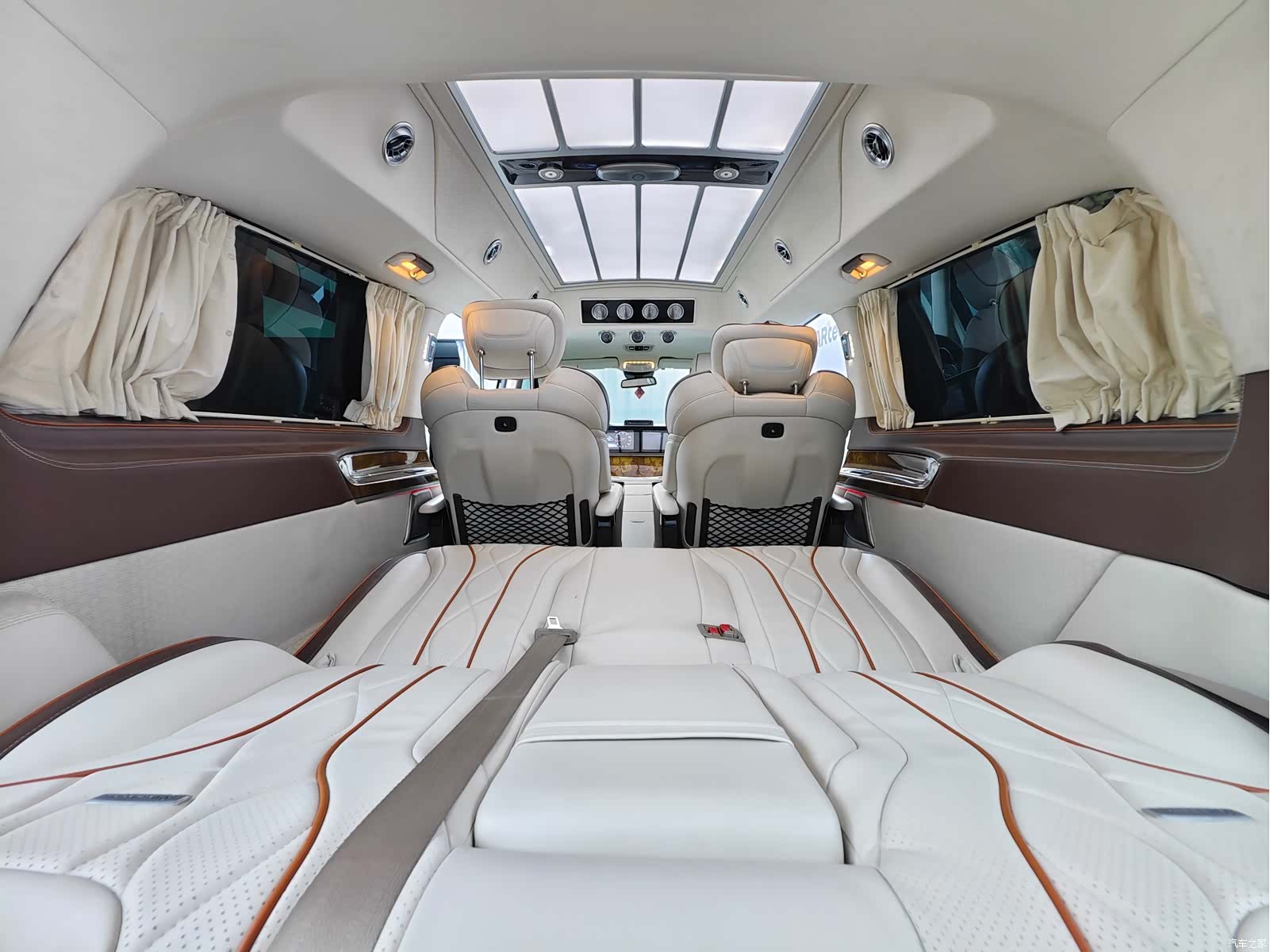 Mercedes-Benz V-Class, 2020 33