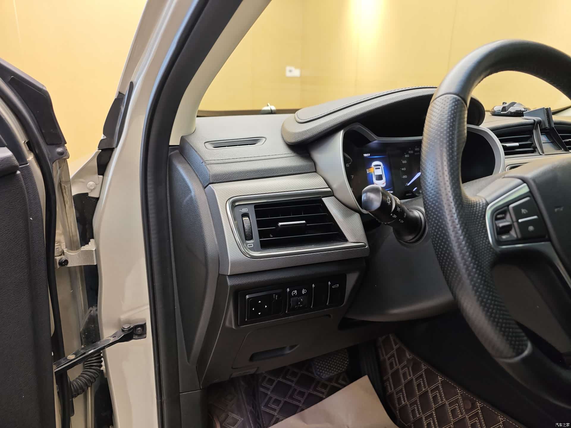 Geely Emgrand, 2018 11