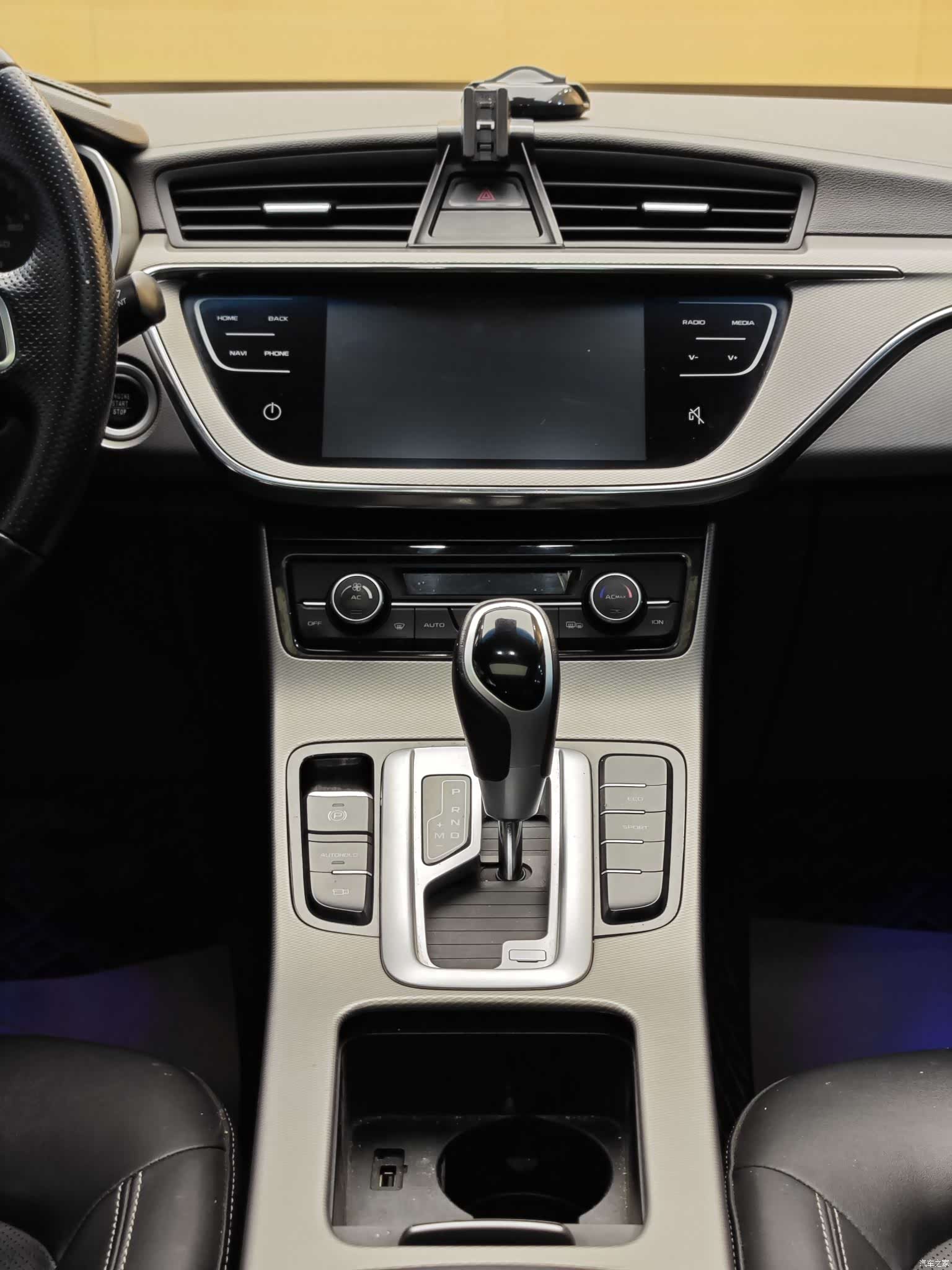 Geely Emgrand, 2018 18