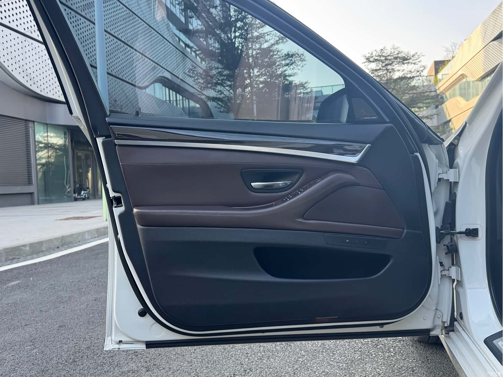 BMW 5 Series, 2015 10