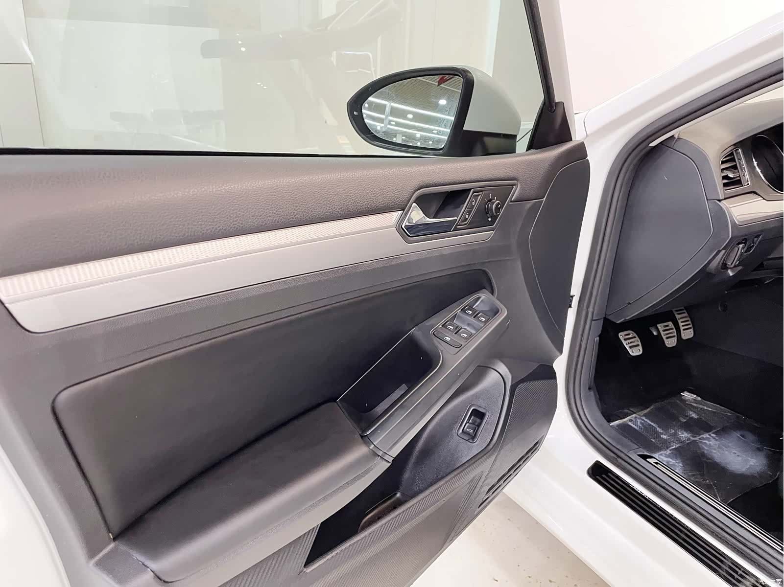 Volkswagen Lamando, 2017 14