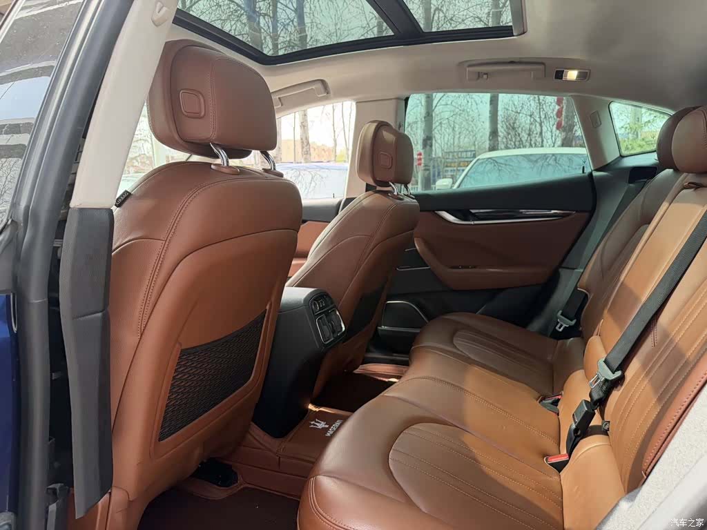 Maserati Levante, 2017 все фото
