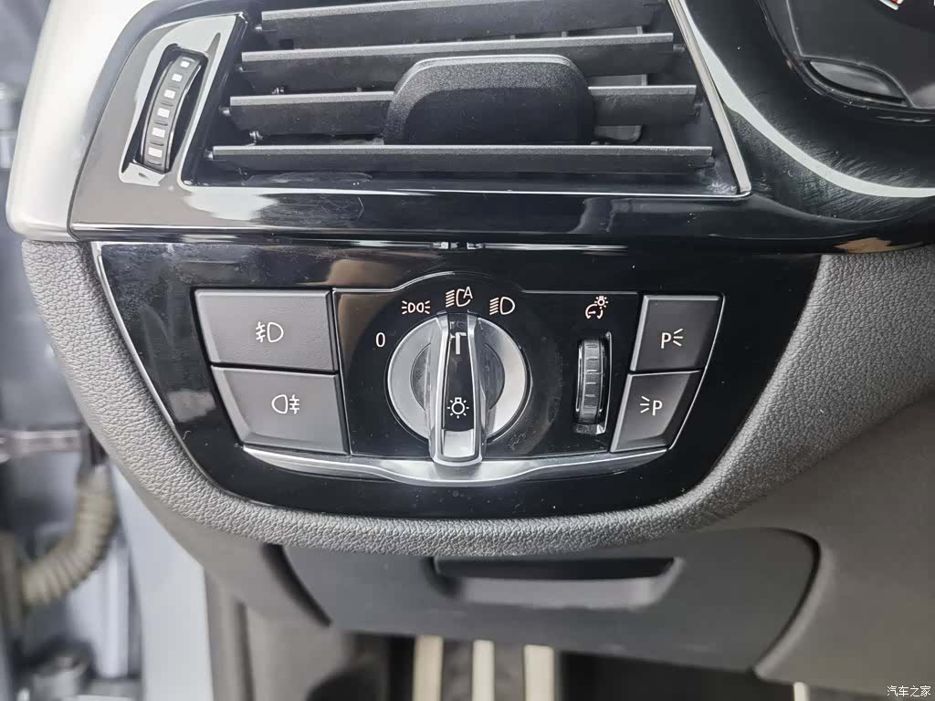 BMW 5 Series, 2019 21