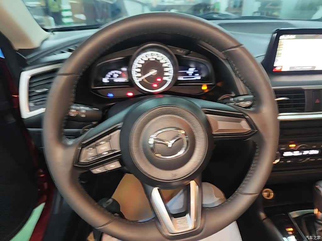 Mazda Mazda3, 2018 11