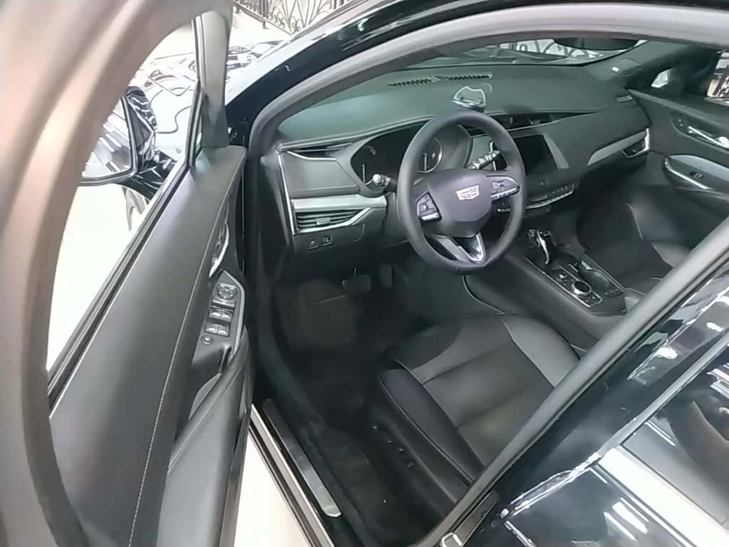 Cadillac XT4, 2020 12