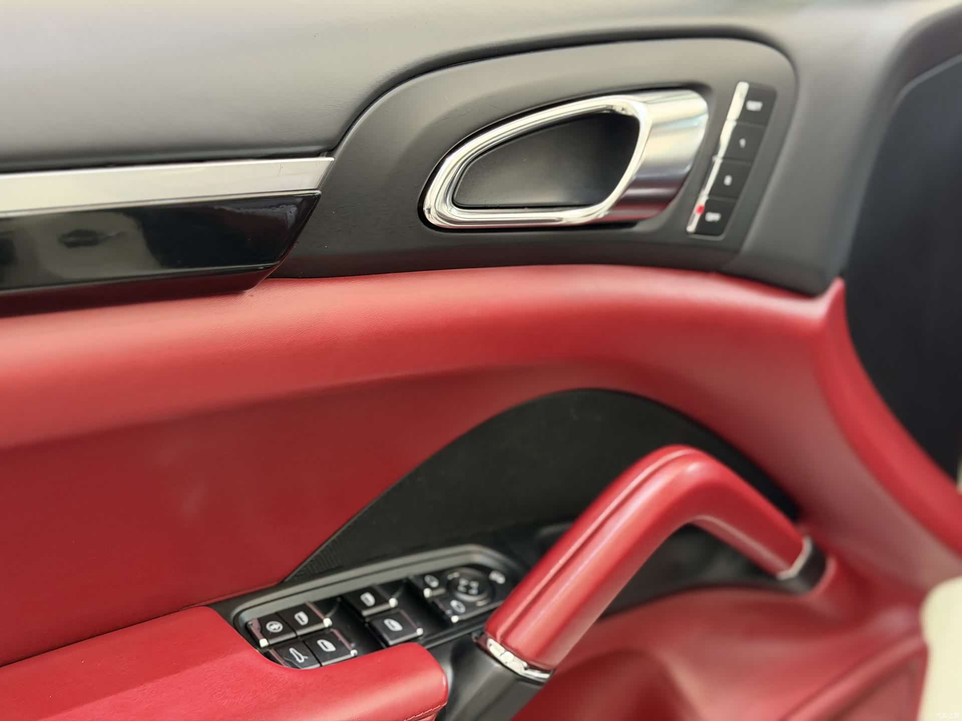 Porsche Cayenne, 2012 7