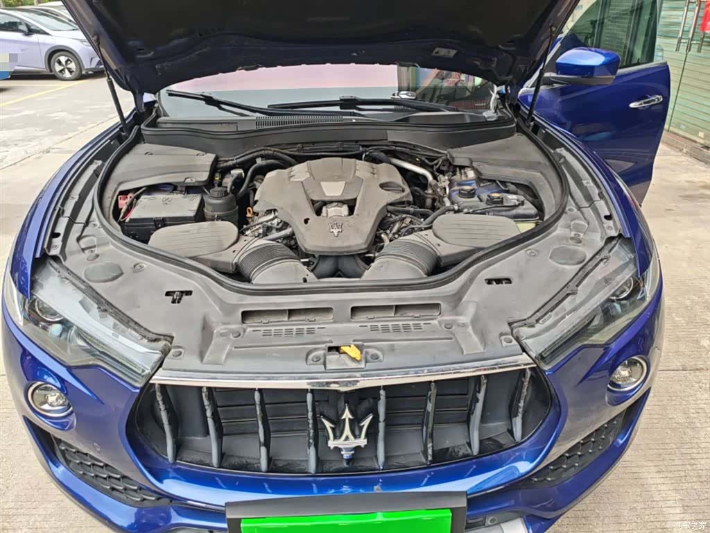 Maserati Levante, 2017 11