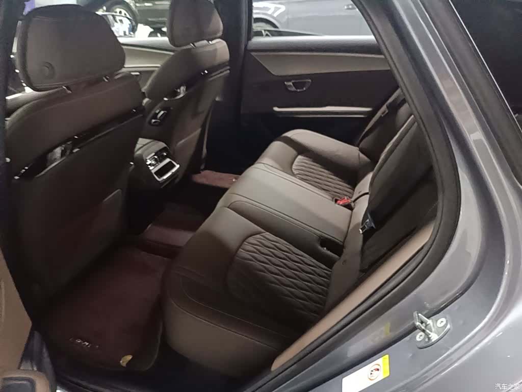 BYD Han, 2022 17