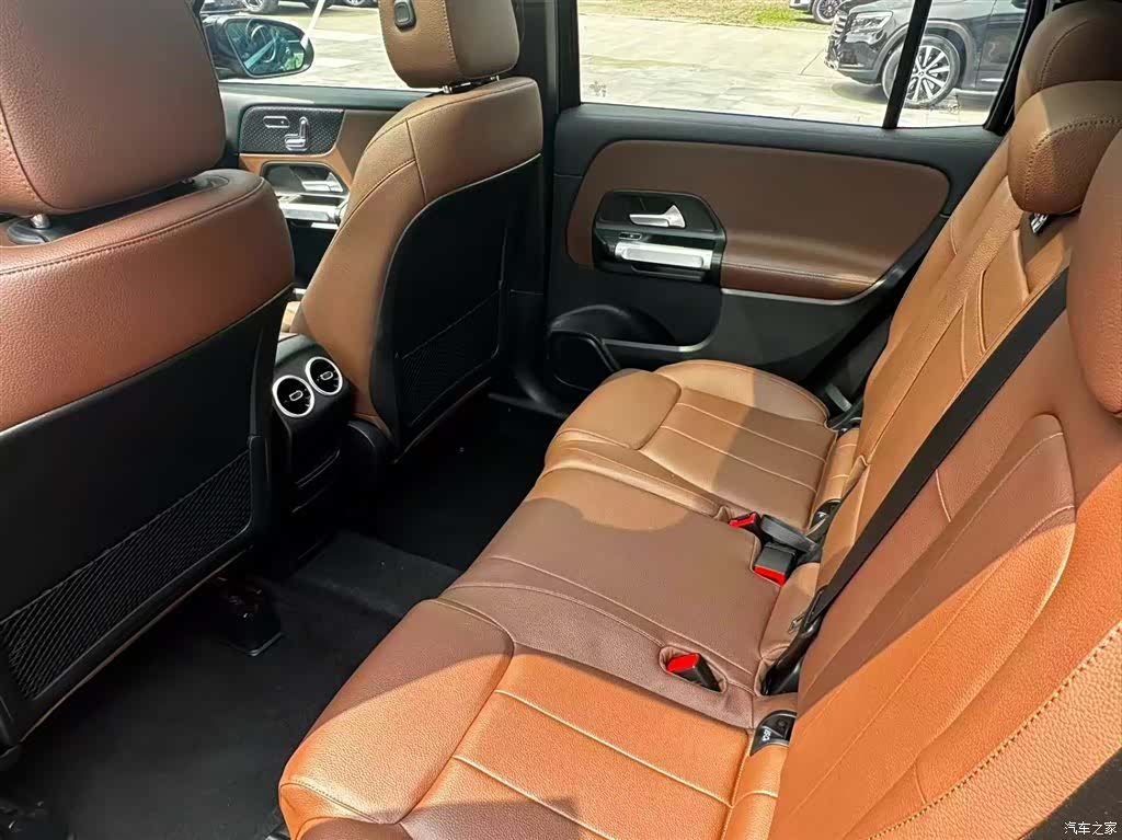 Mercedes-Benz GLB, 2024 17