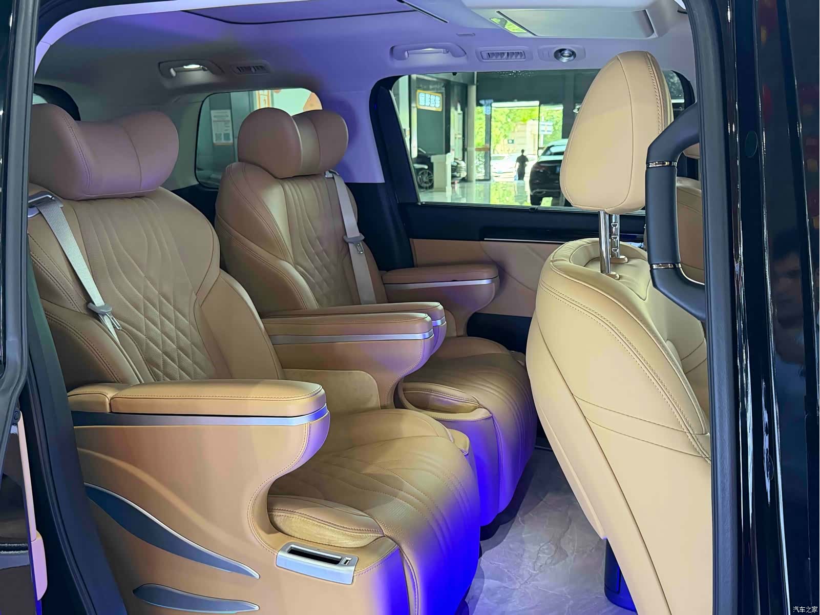 Trumpchi E8, 2025 18