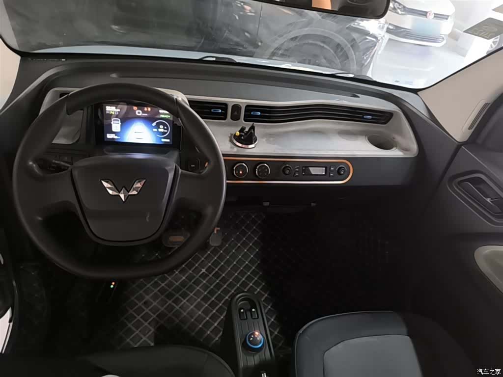 Wuling MINIEV, 2020 10