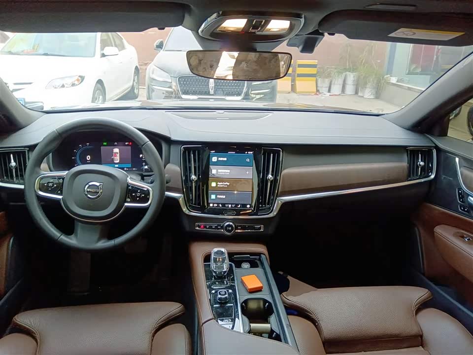 Volvo S90