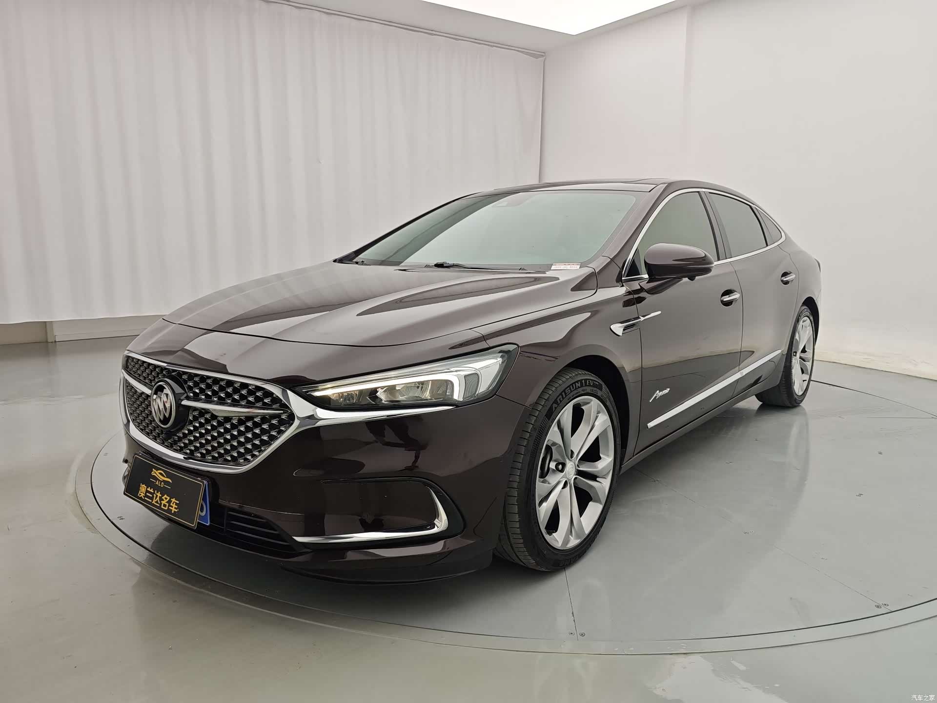 Buick LaCrosse, 2021 1
