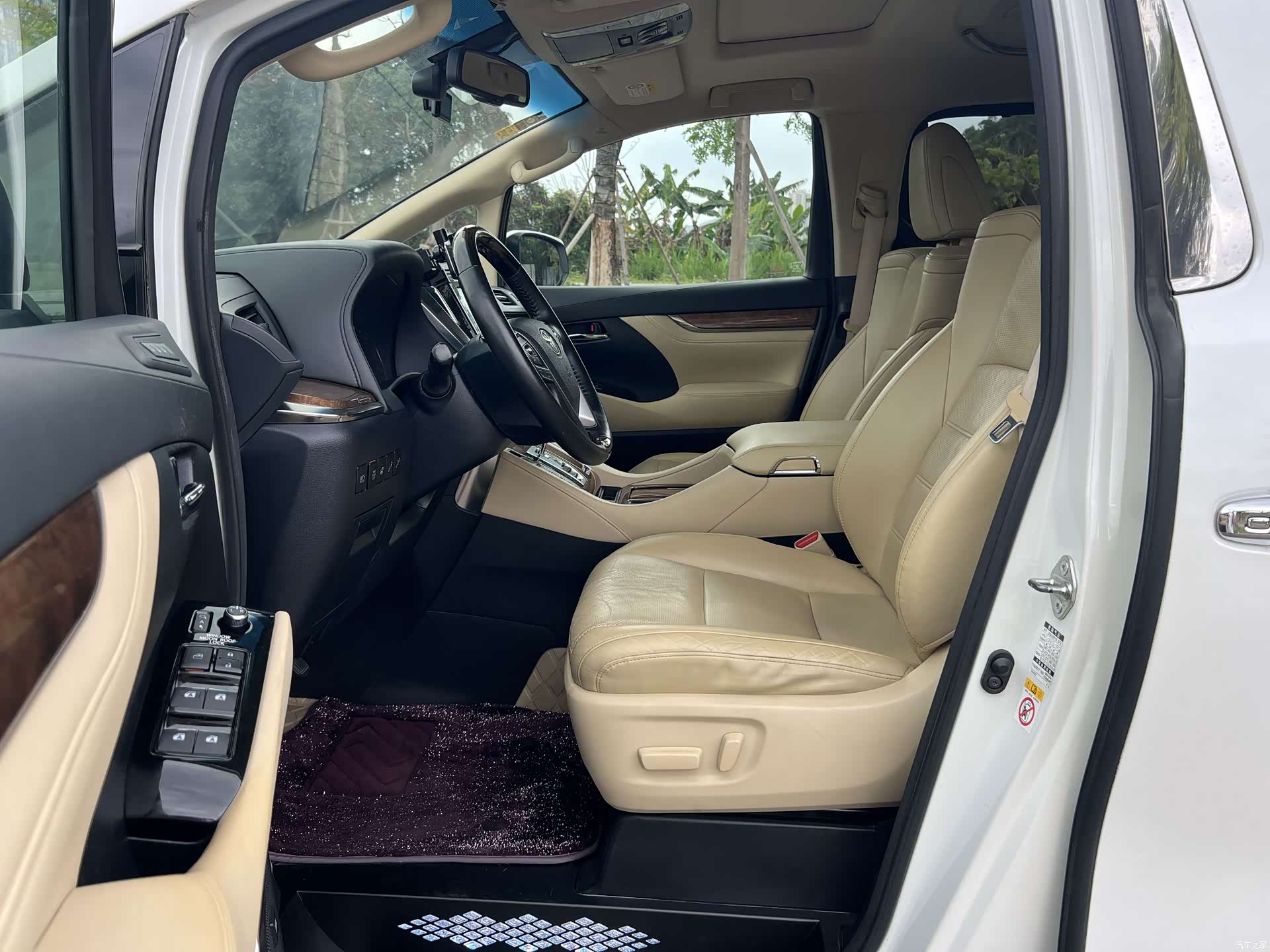 Toyota Alphard, 2015 4