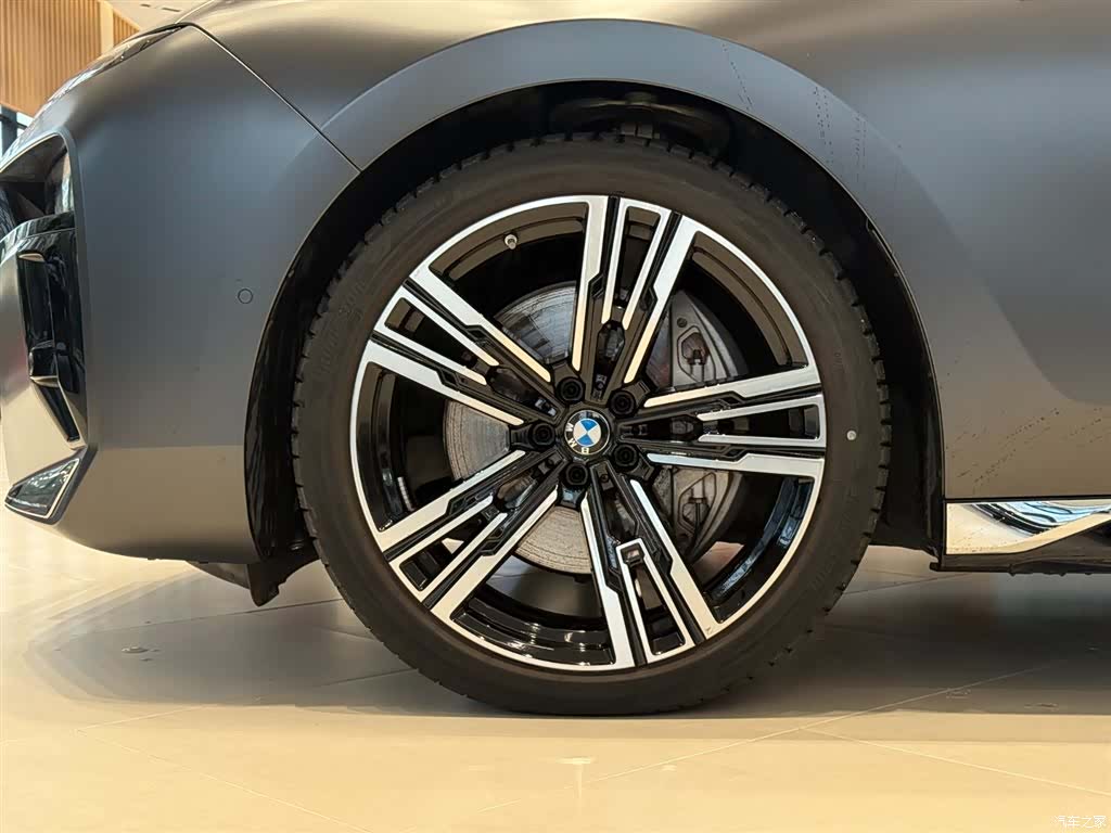 BMW 7 Series, 2025 11