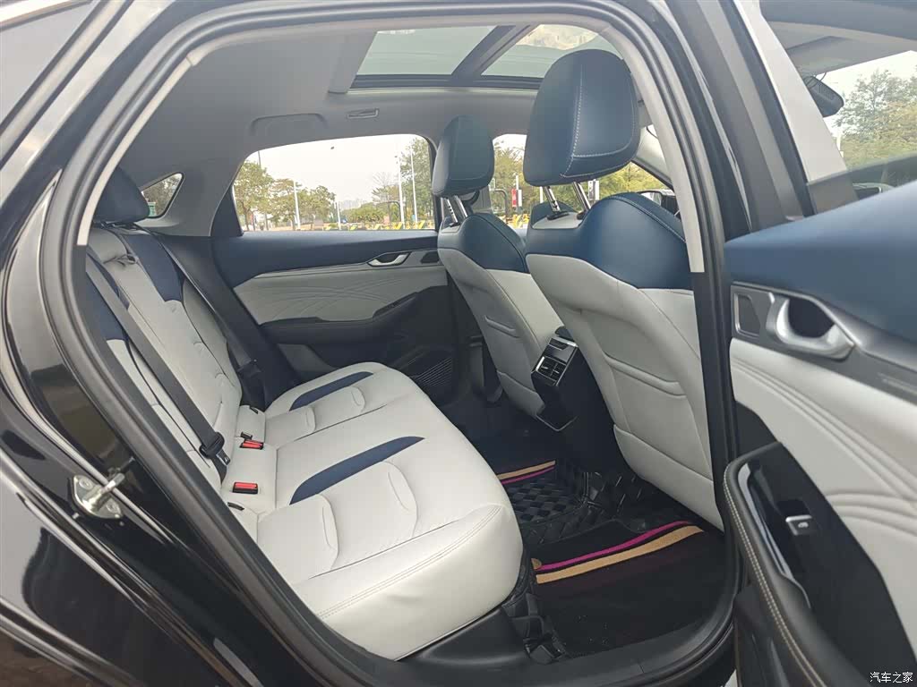 Geely Preface, 2022 13