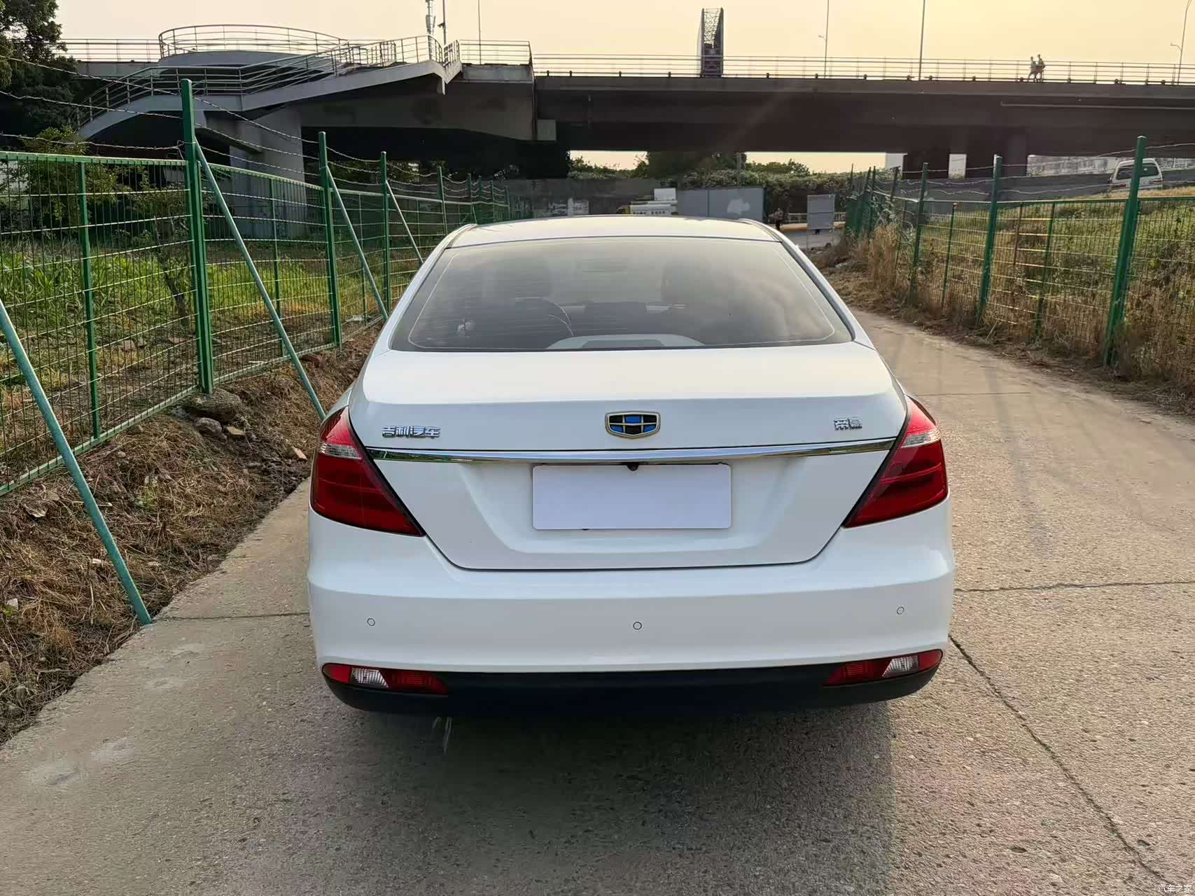 Geely Emgrand, 2017 12