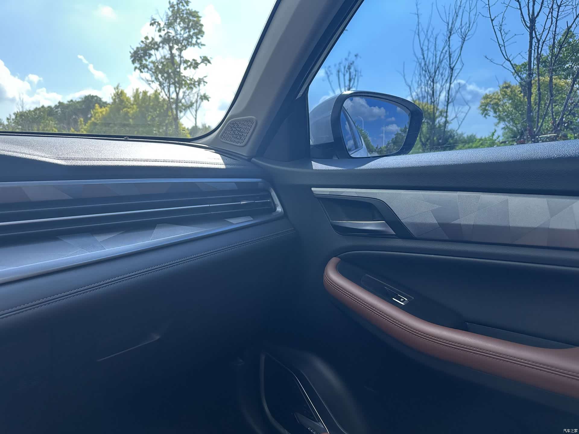 Geely X6, 2023 23