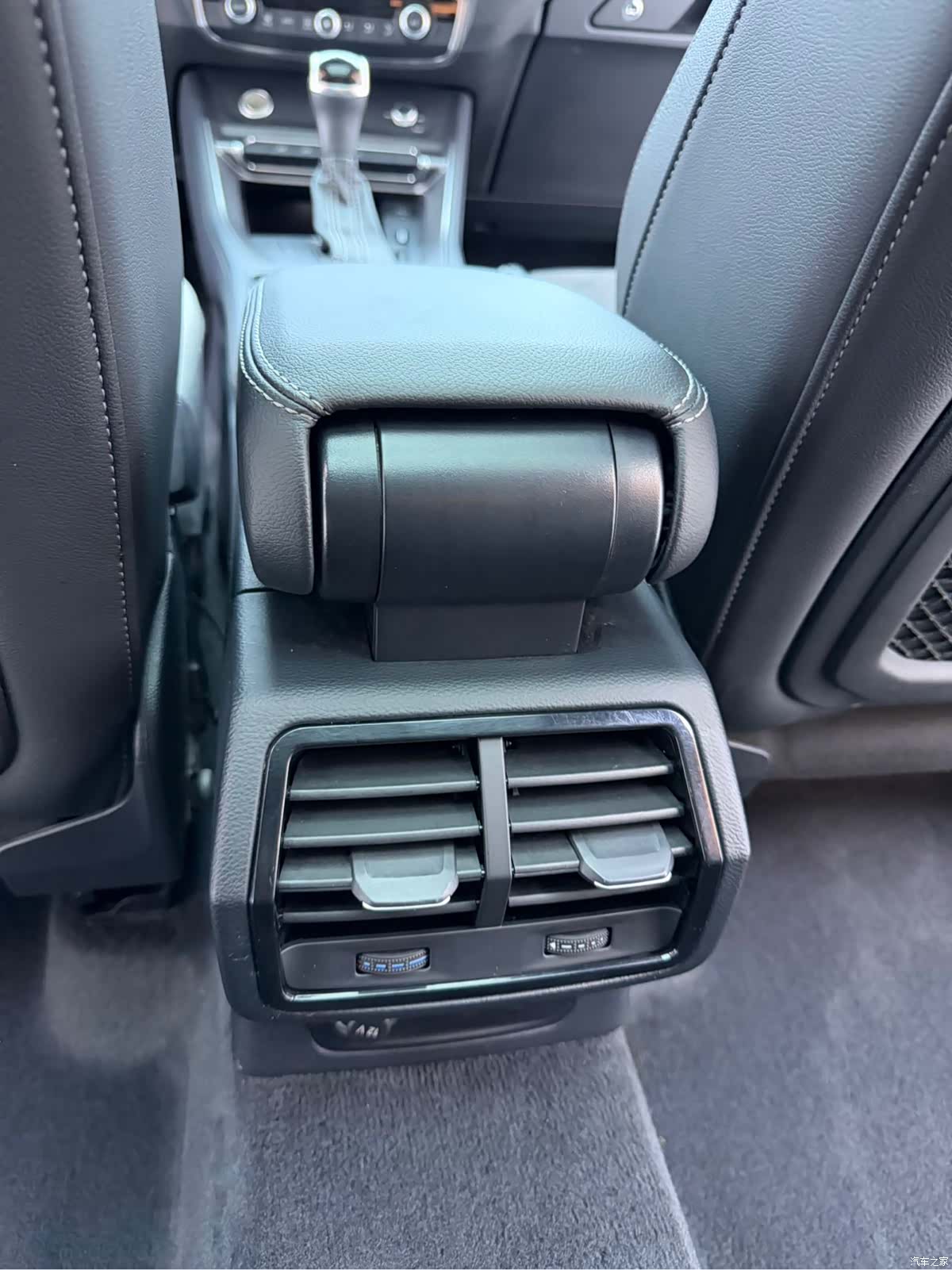 Audi Q3, 2023 13