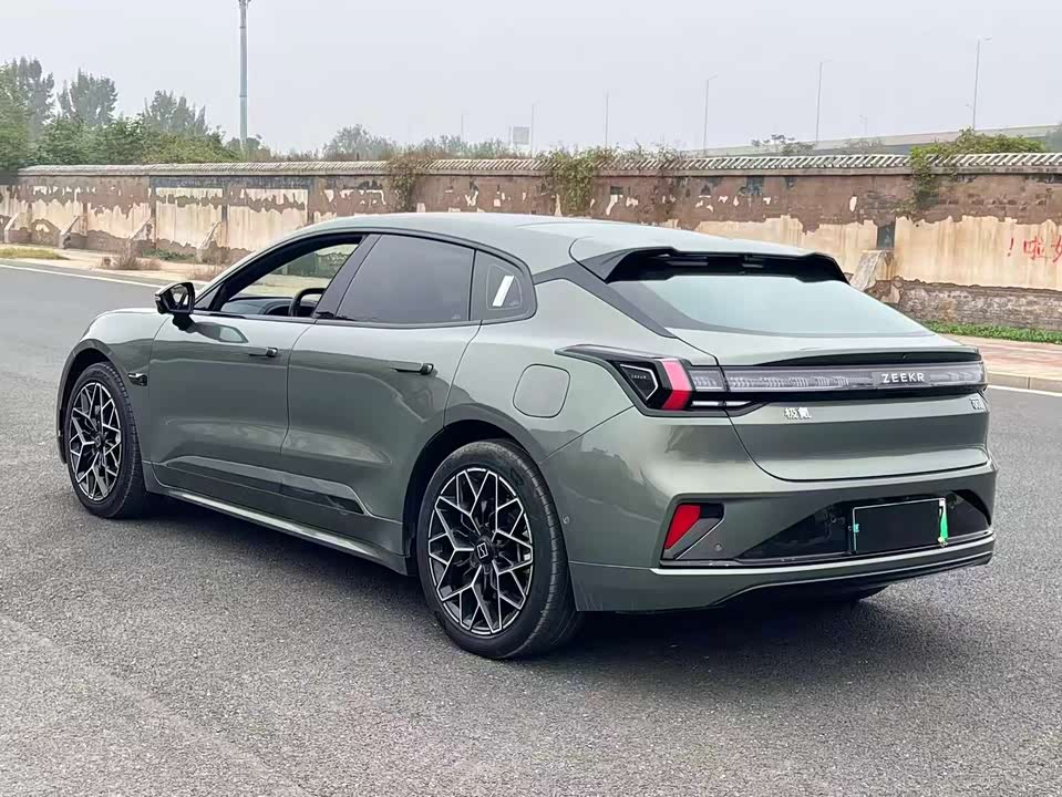 Zeekr 001