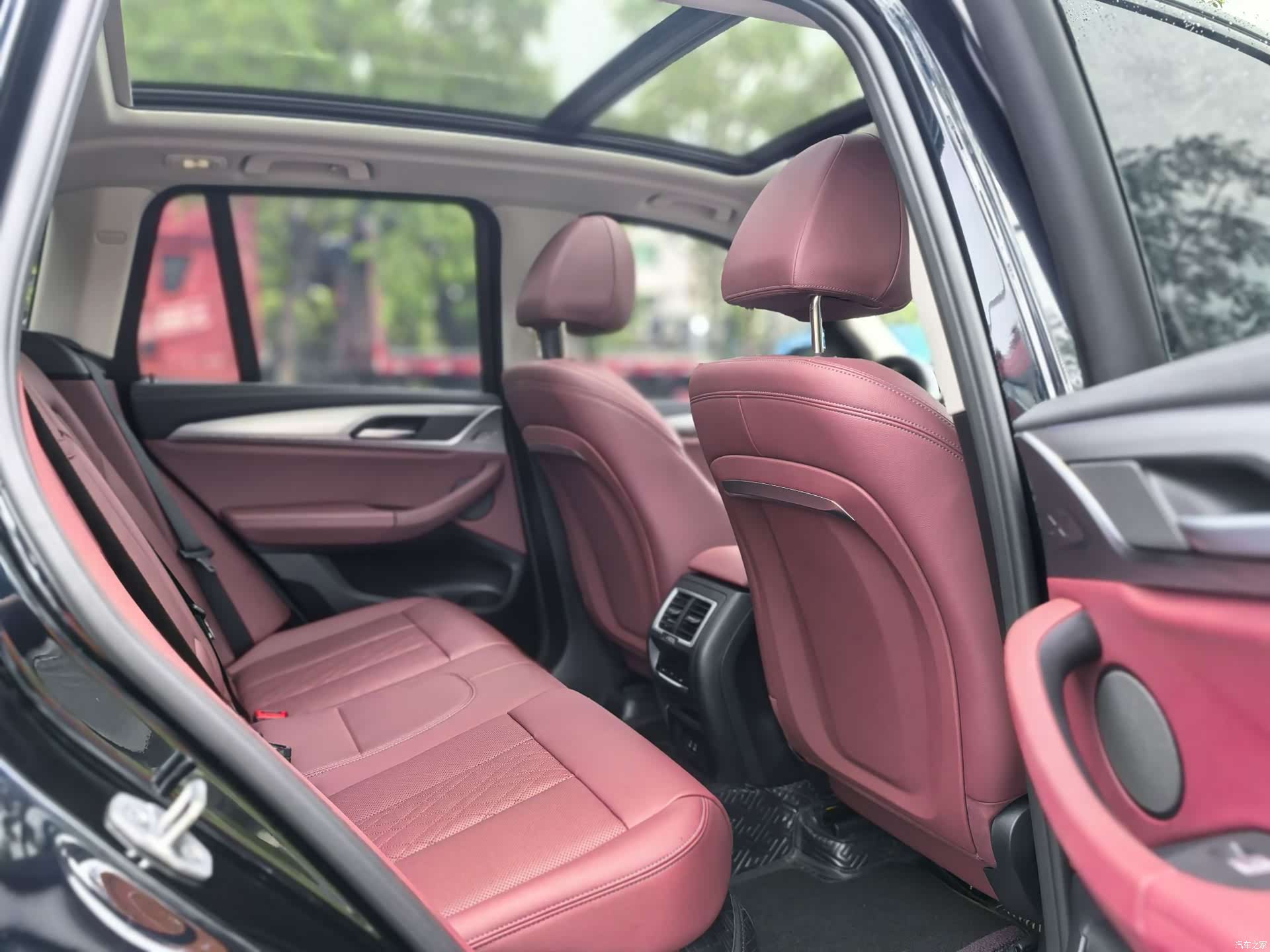 BMW iX3, 2024 11