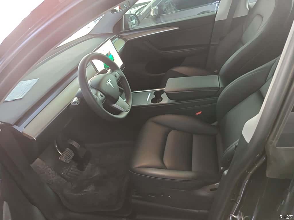 Tesla Model Y, 2022 15