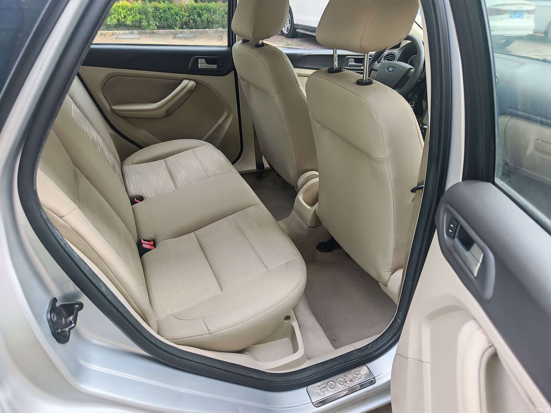 Ford Focus, 2014 8