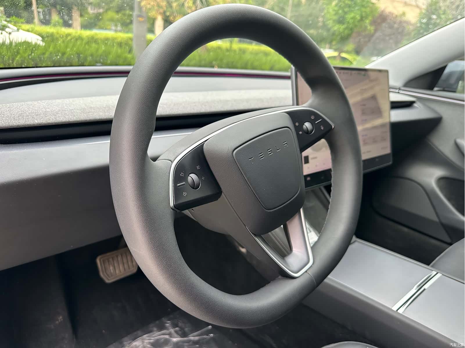 Tesla Model 3, 2025 11