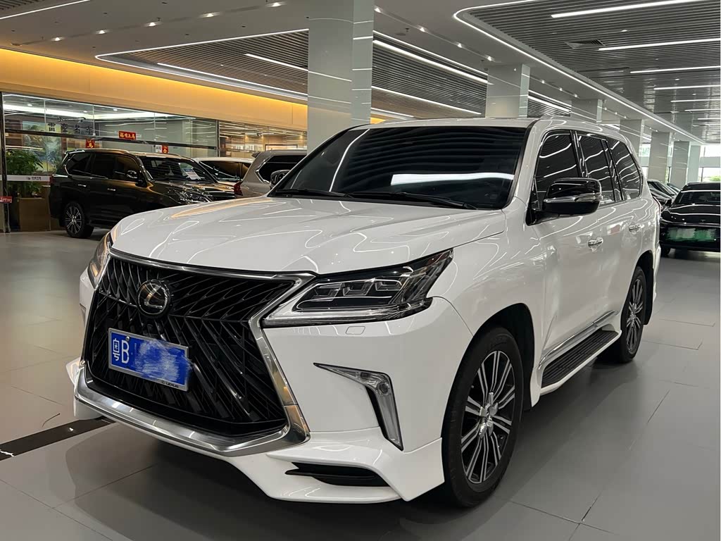 Lexus LX