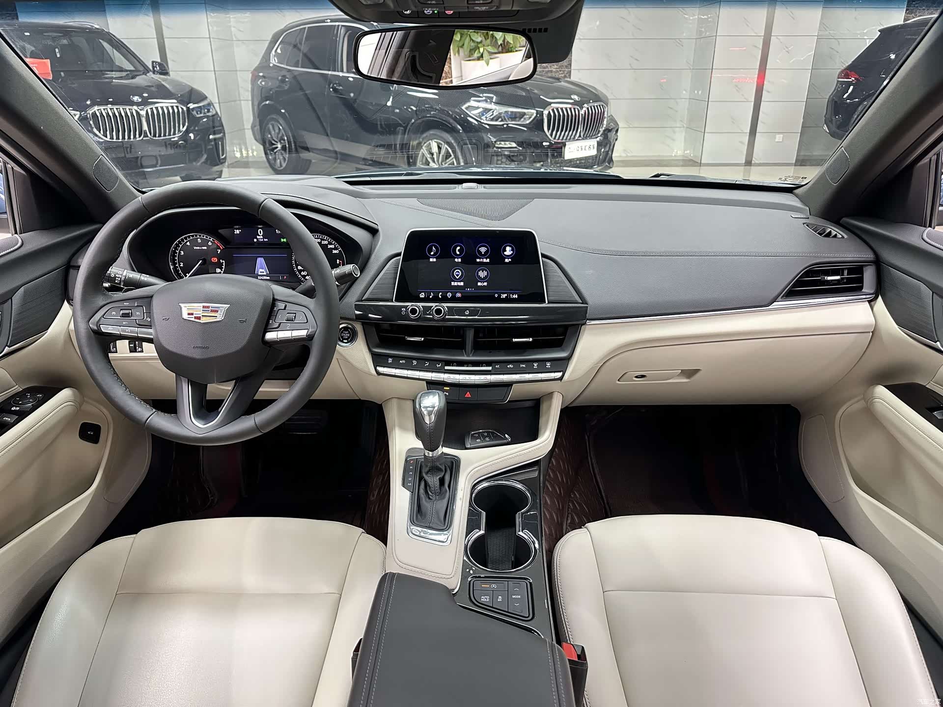 Cadillac CT4, 2023 11