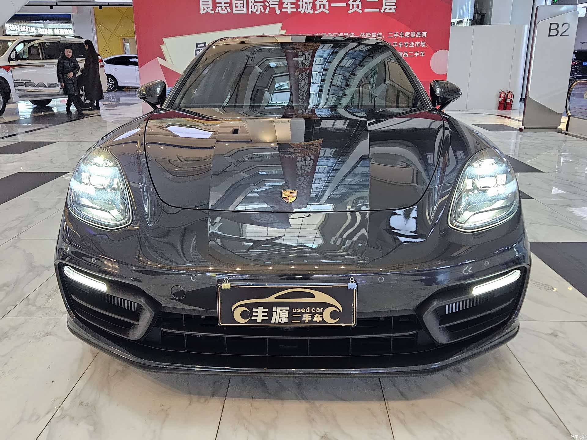 Porsche Panamera, 2022 2