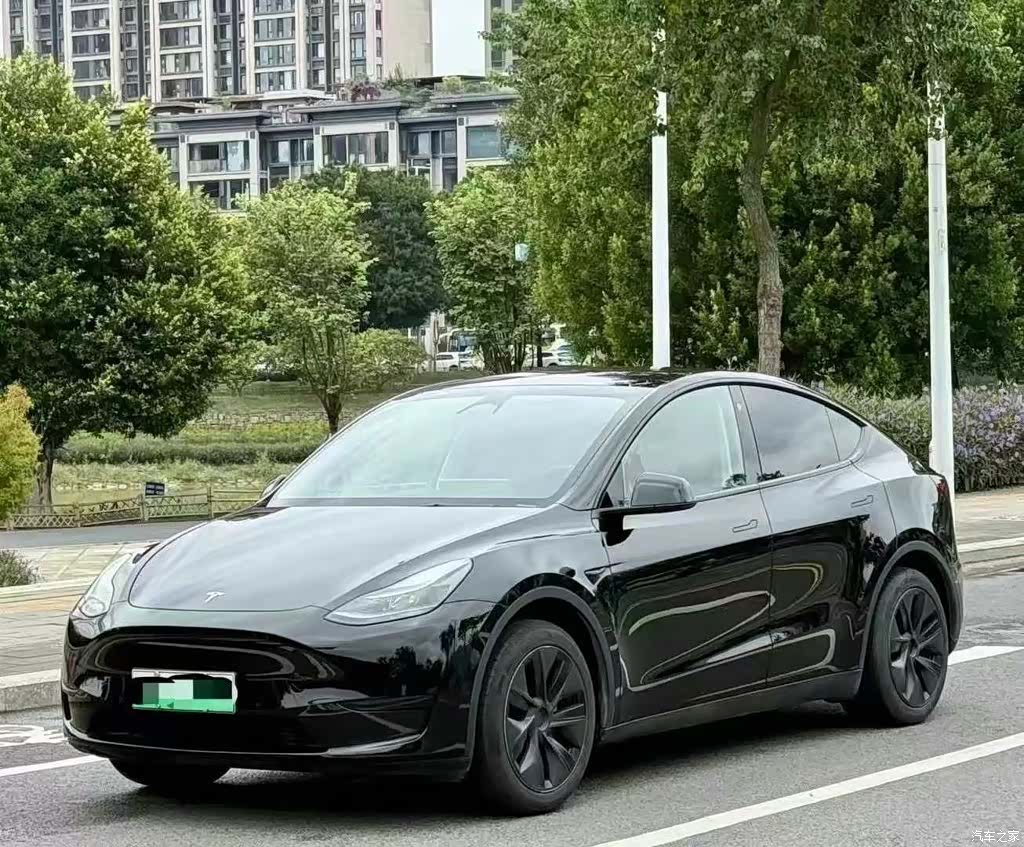 Tesla Model Y, 2022 1