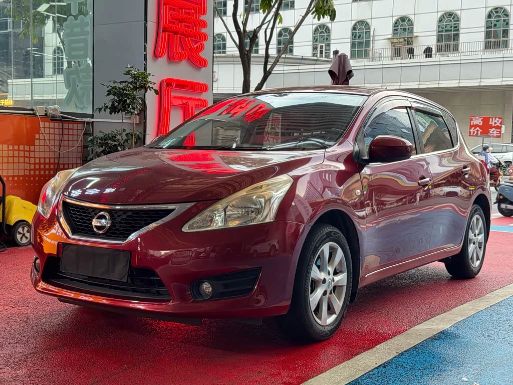 Nissan Tiida 2011 1.6L CVT Comfort