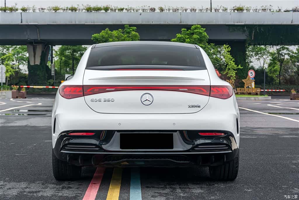 Mercedes-Benz EQE, 2025 7