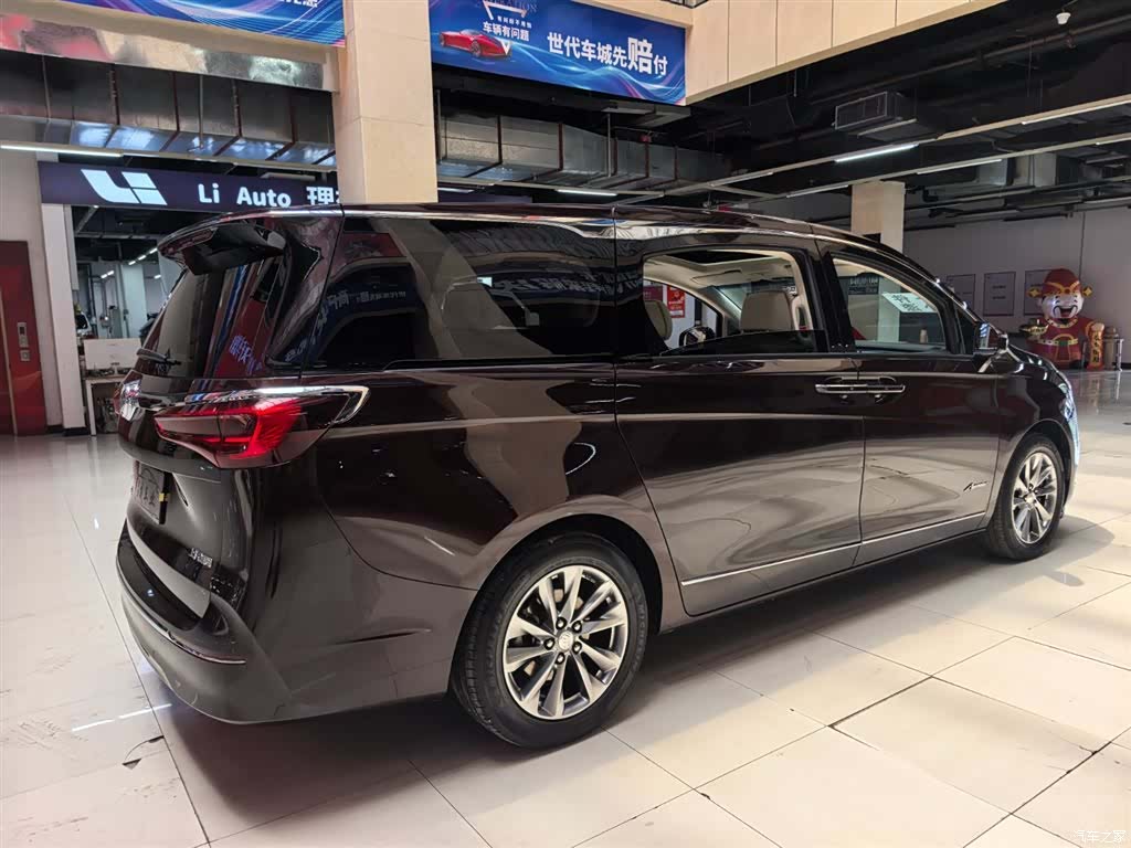Buick GL8, 2021 3