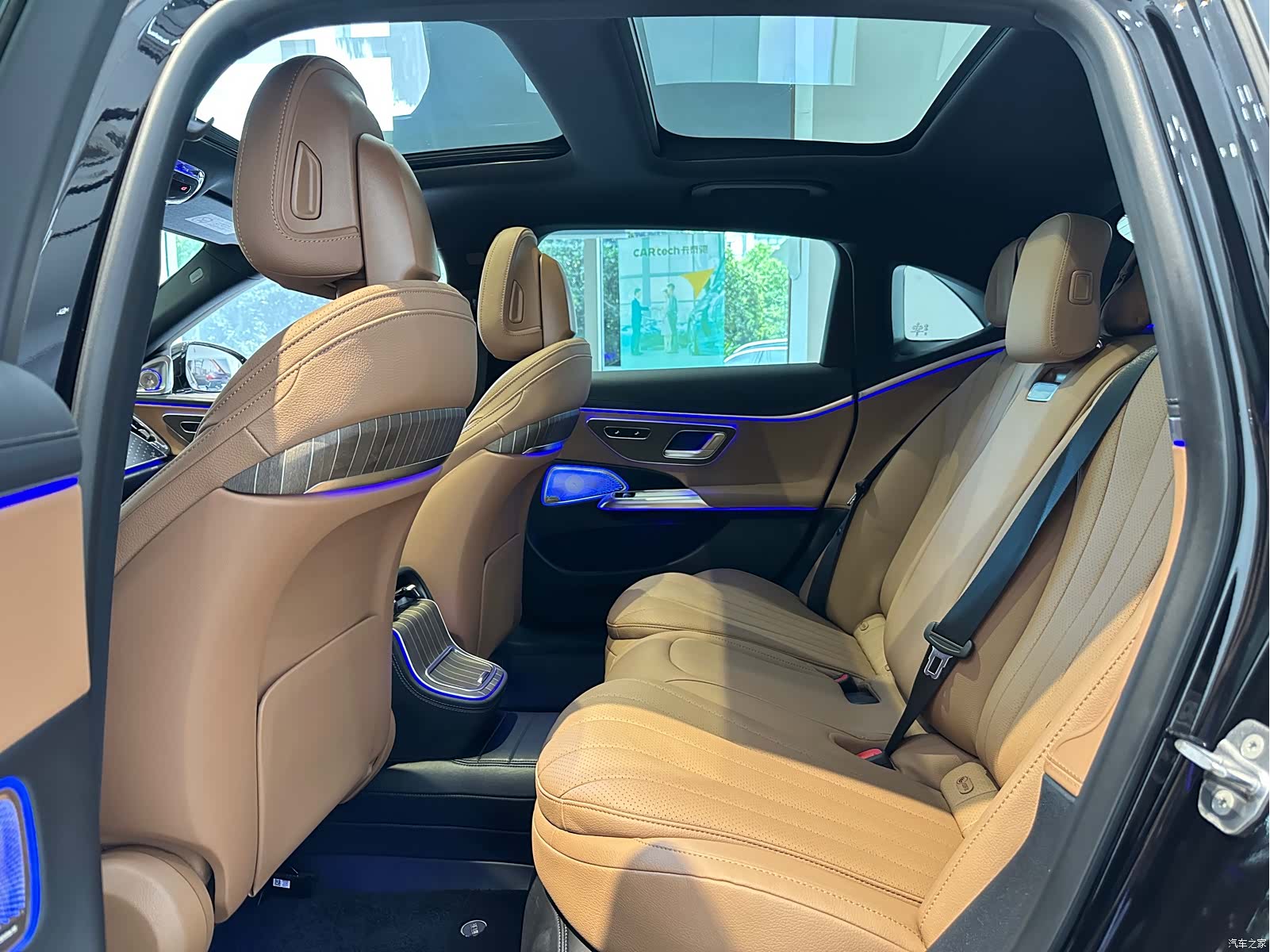 Mercedes-Benz E-Class, 2025 13