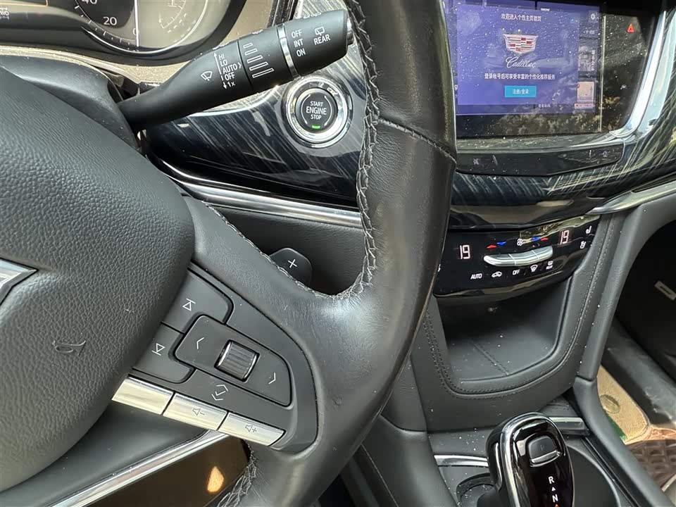 Cadillac XT6