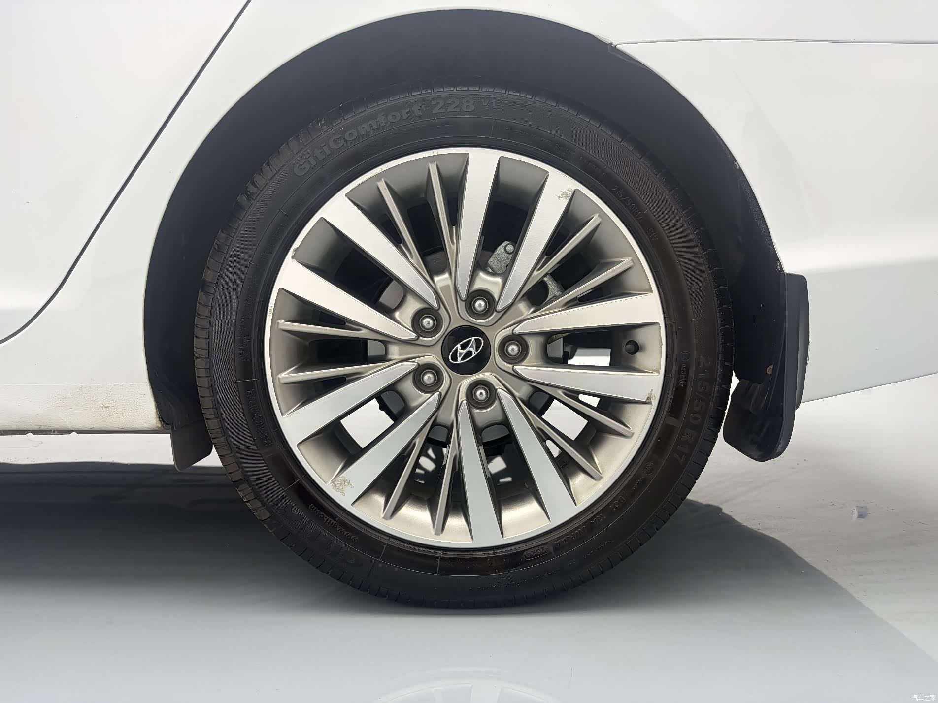 Hyundai GLS, 2019 9