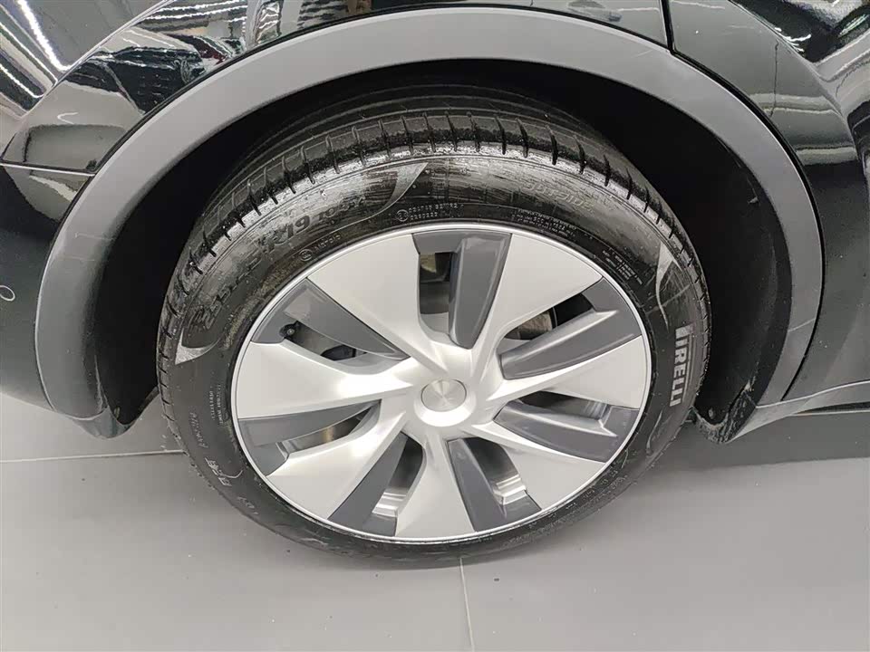 Tesla Model Y Tesla Model Y