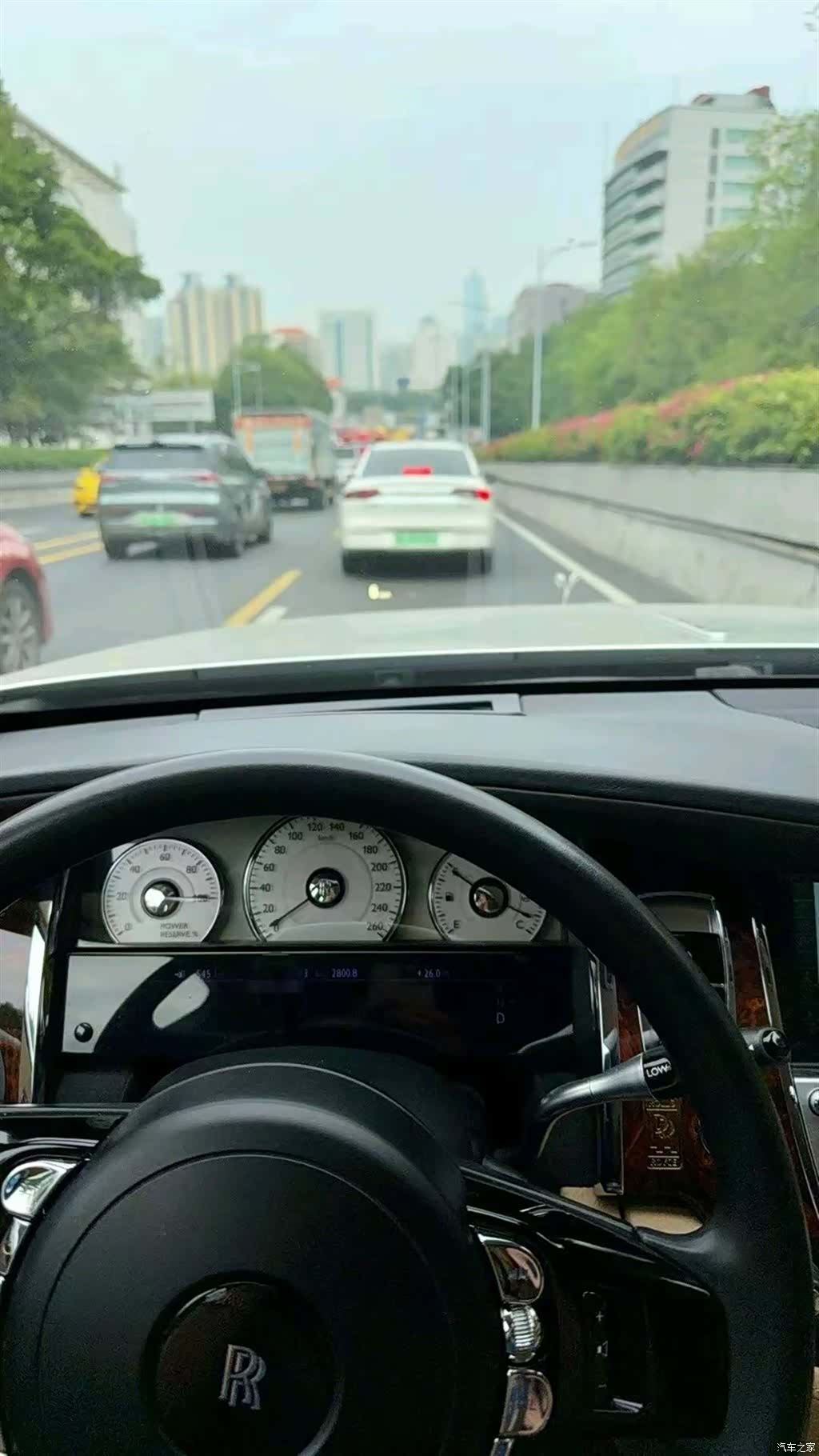 Rolls-Royce Ghost, 2013 все фото