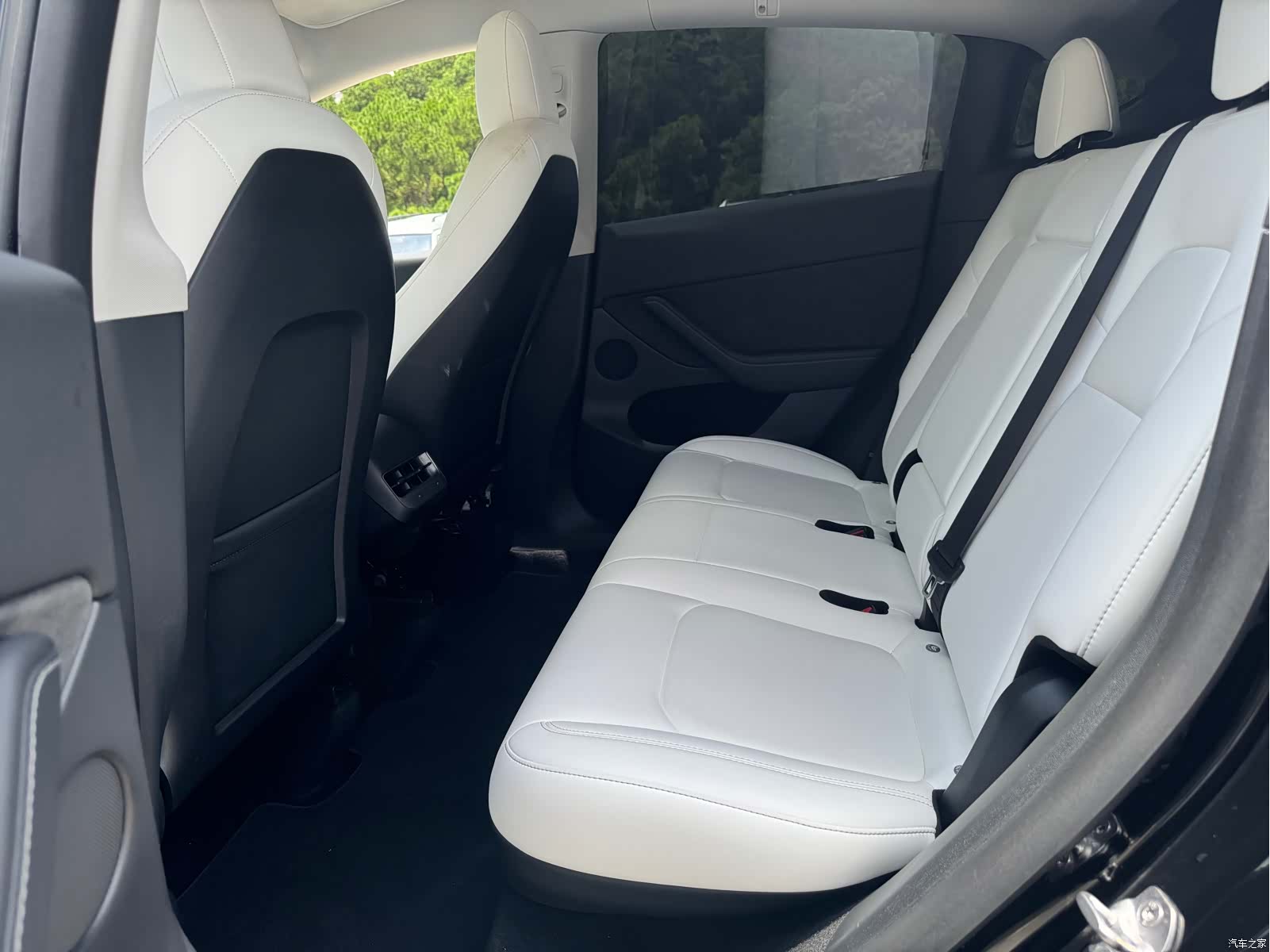 Tesla Model Y, 2021 27
