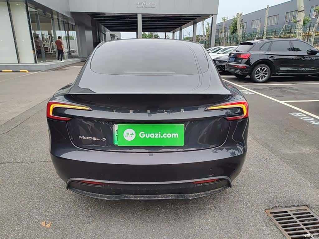 Tesla Model 3, 2024 6
