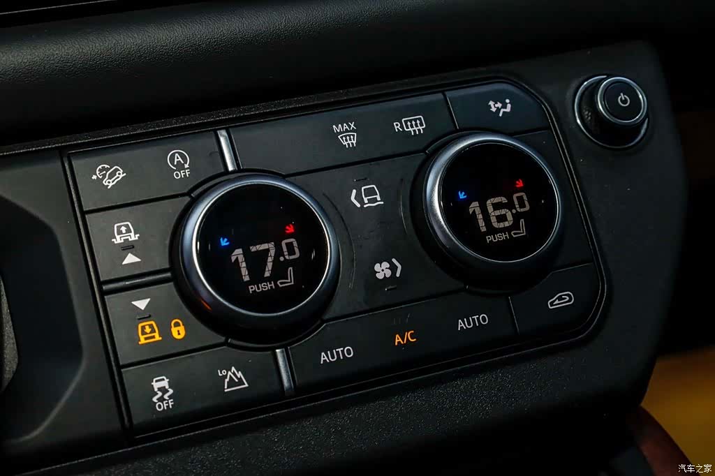 Land Rover Defender, 2023 18