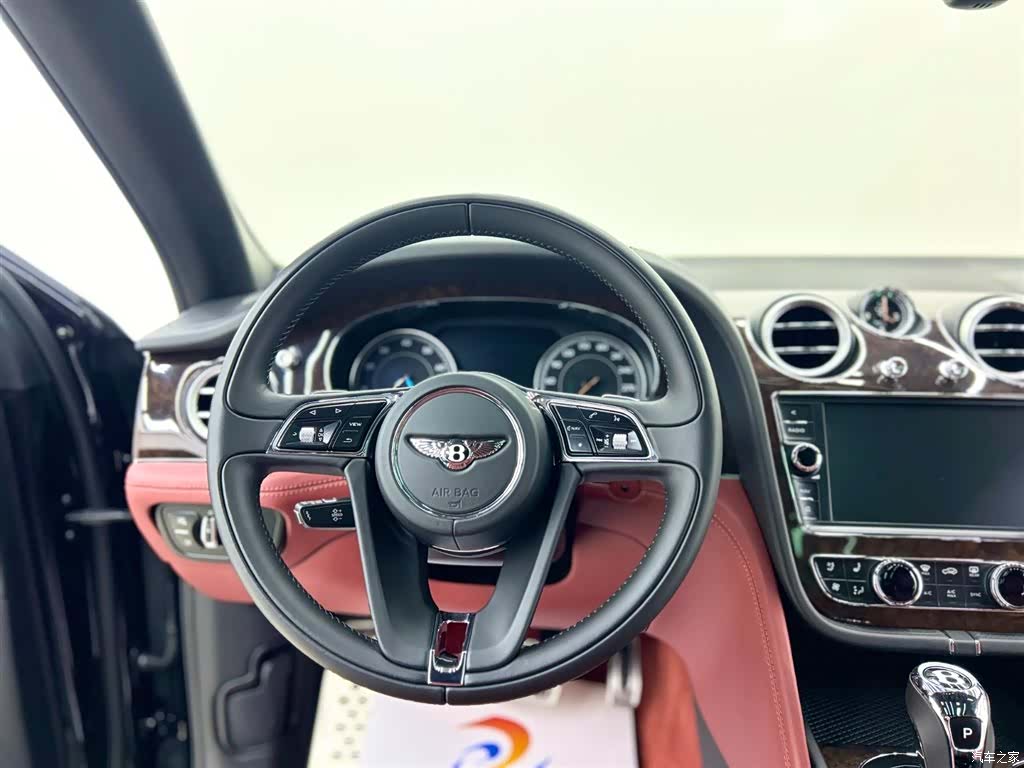Bentley Bentayga, 2018 6