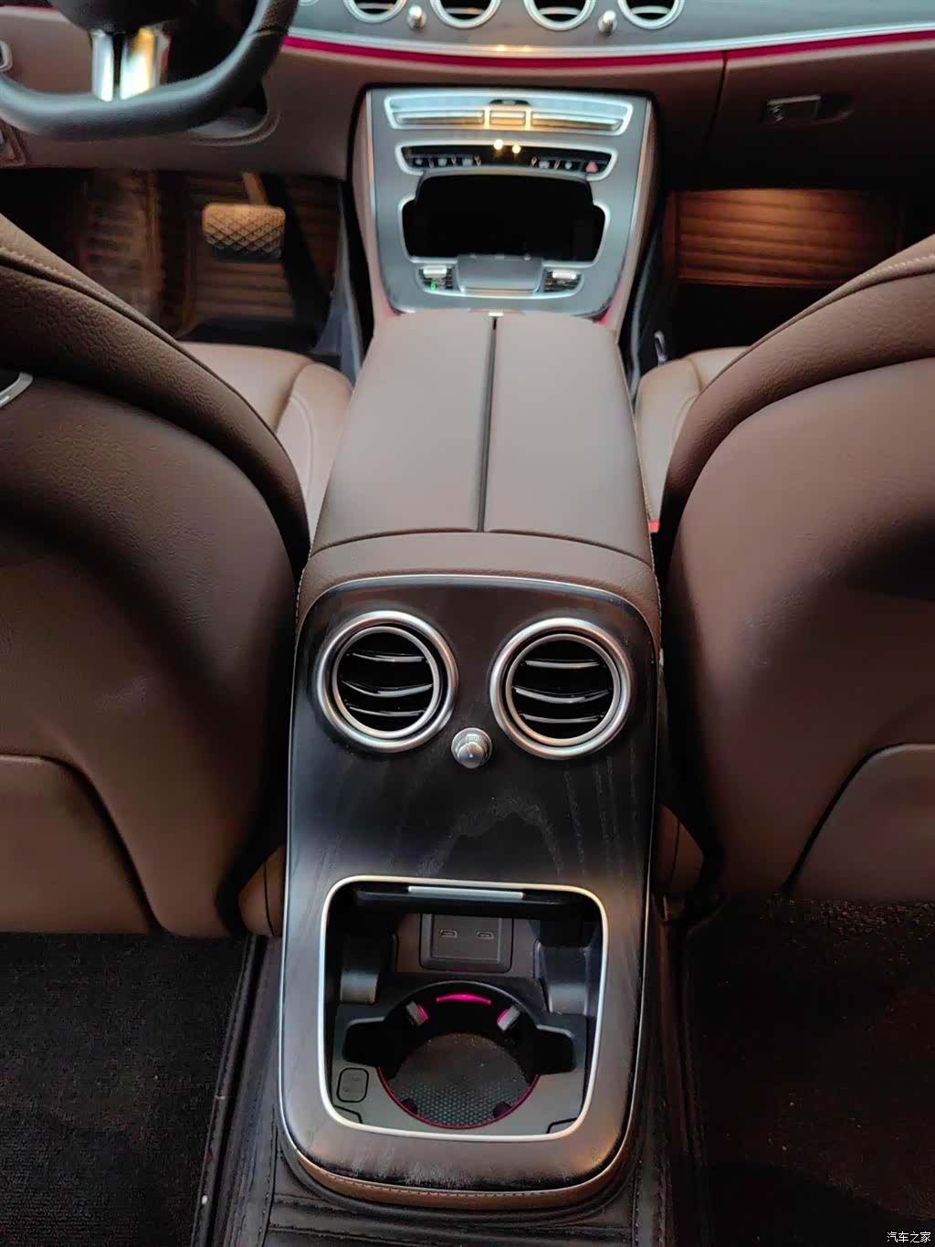 Mercedes-Benz E-Class, 2022 12