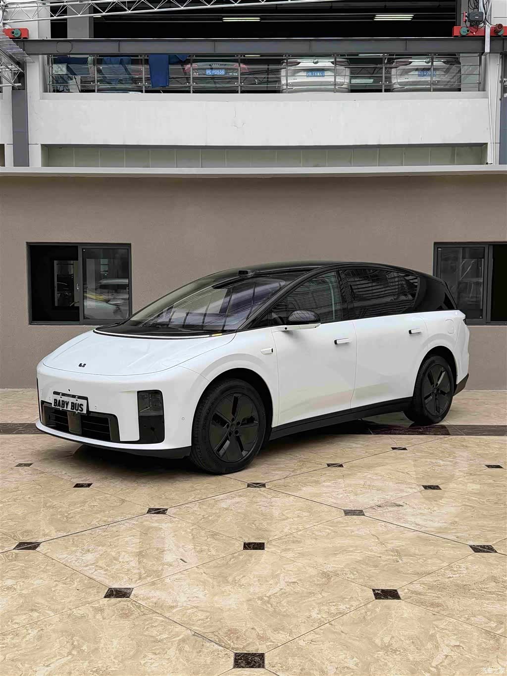 Li Auto i8, 2025 1