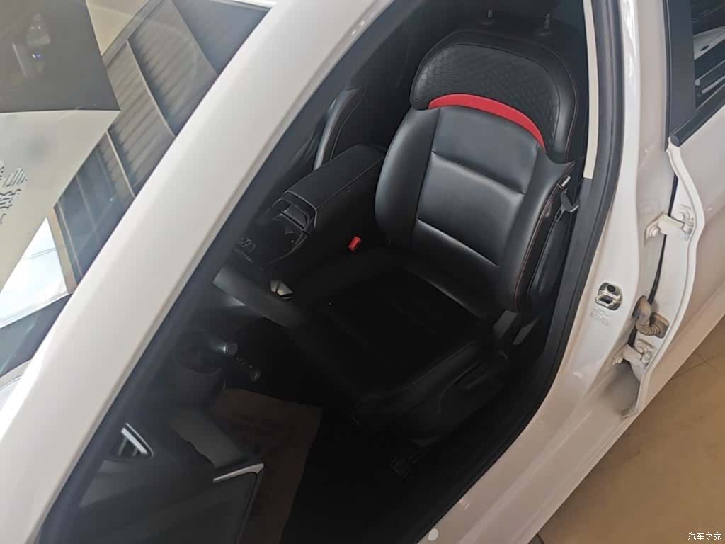 MG MG5, 2024 15